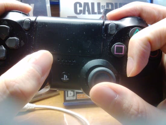 コントローラーをモンハン持ち